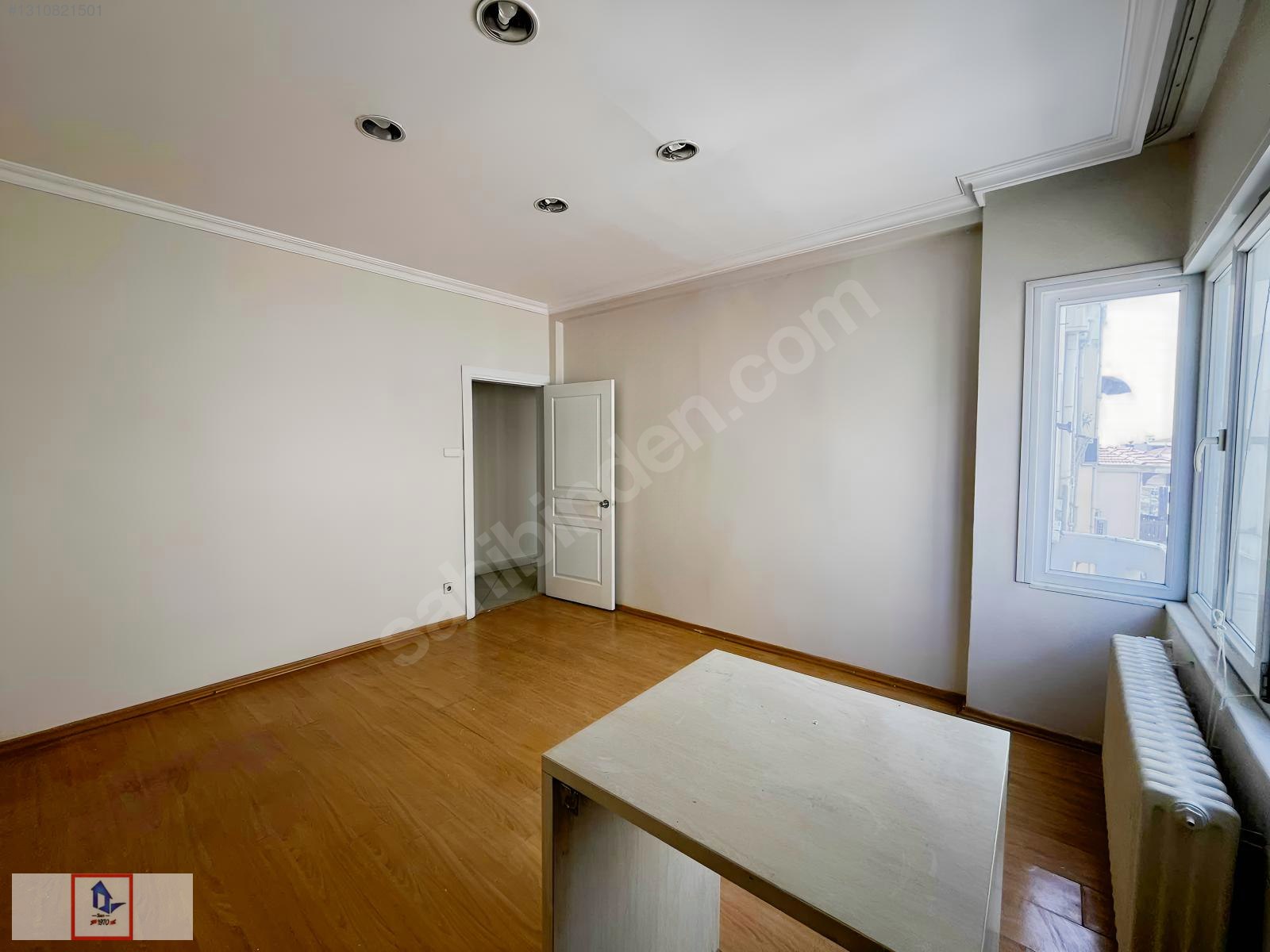 Bahariye'de Köşe Konumda 3. Kat 180 m² Kombili İş Yeri — görsel 15