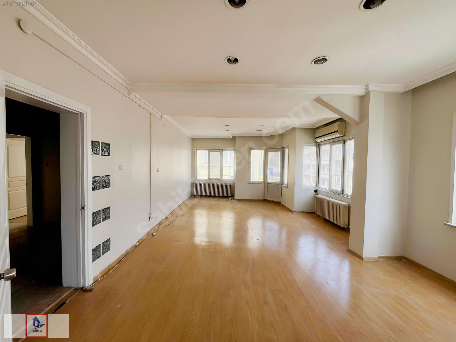 Bahariye'de Köşe Konumda 3. Kat 180 m² Kombili İş Yeri — görsel 4