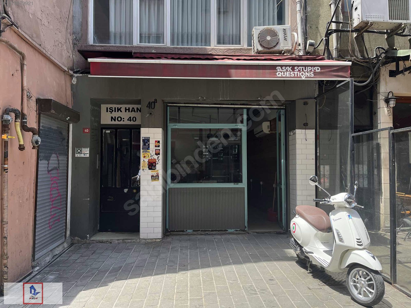 Çarşıda Güneşlibahçe Sokak'ta Giriş 30 m² + Alt Kat 20 m² Dükkan