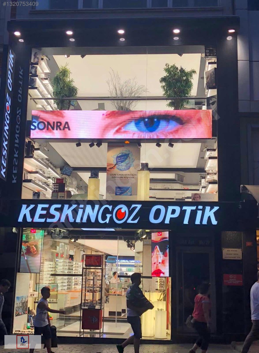 Kadıköy Söğütlüçeşme Caddesi'nde Kiralık 480 m² Dükkan
